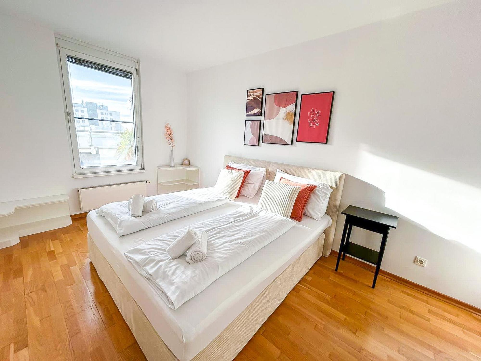 Feelhome-prater-ausblick-terrasse-6 Gaeste-wifi-smart Tv Apartment Wien
