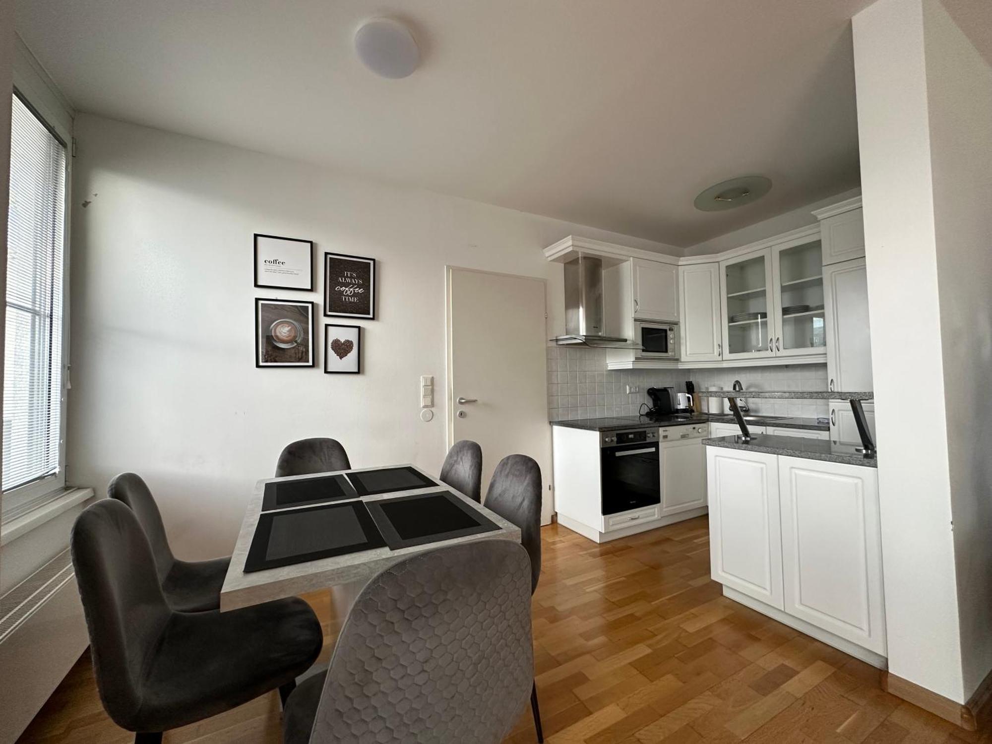 Feelhome-prater-ausblick-terrasse-6 Gaeste-wifi-smart Tv Apartment